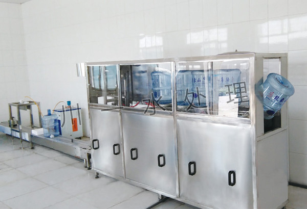 150桶/h全自動灌裝機（沖洗、灌裝、封蓋功能于一體）
